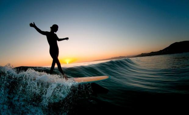 surf-au-coucher-du-soleil